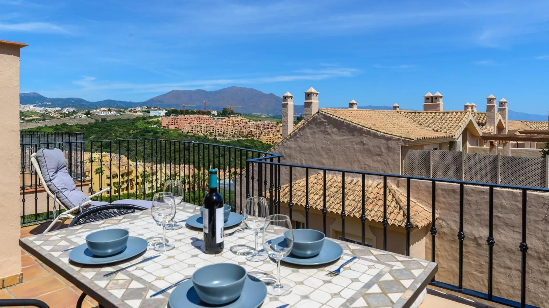 2247-Duplex 3 Bedrooms With 2 Terraces Manilva Spain